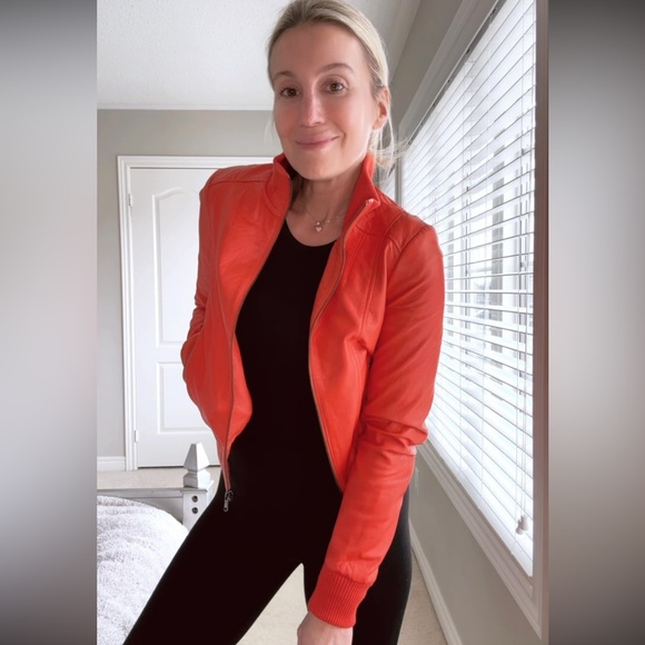 Danier: Leather Bomber Jacket - Size 2XS - Picture 1 of 13